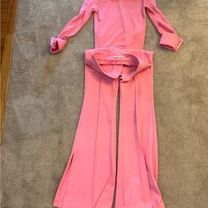 Alice+Olivia 
Pink set 
Worn once  for a movie set